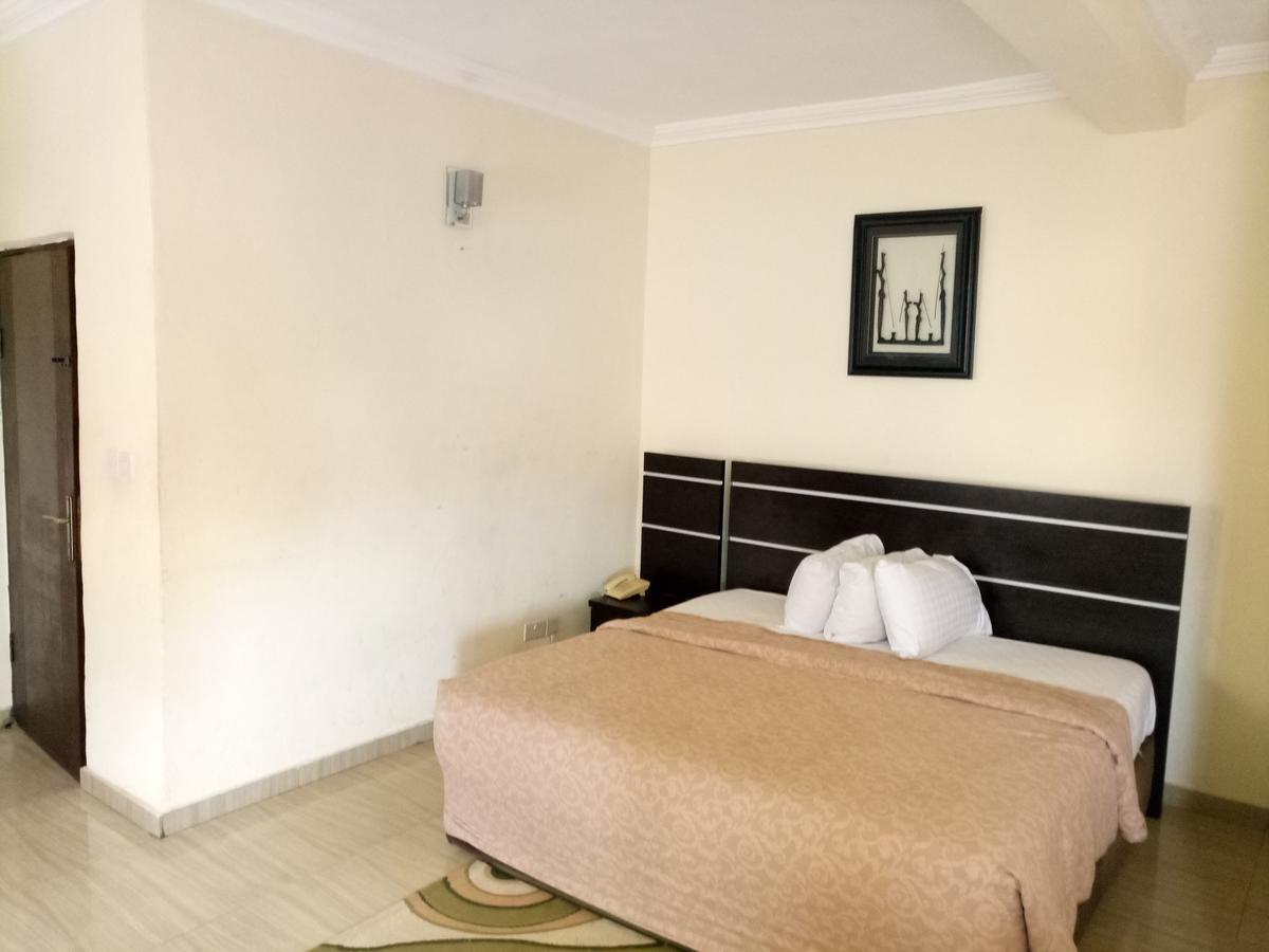 Hotel Benizia Asaba Exterior foto