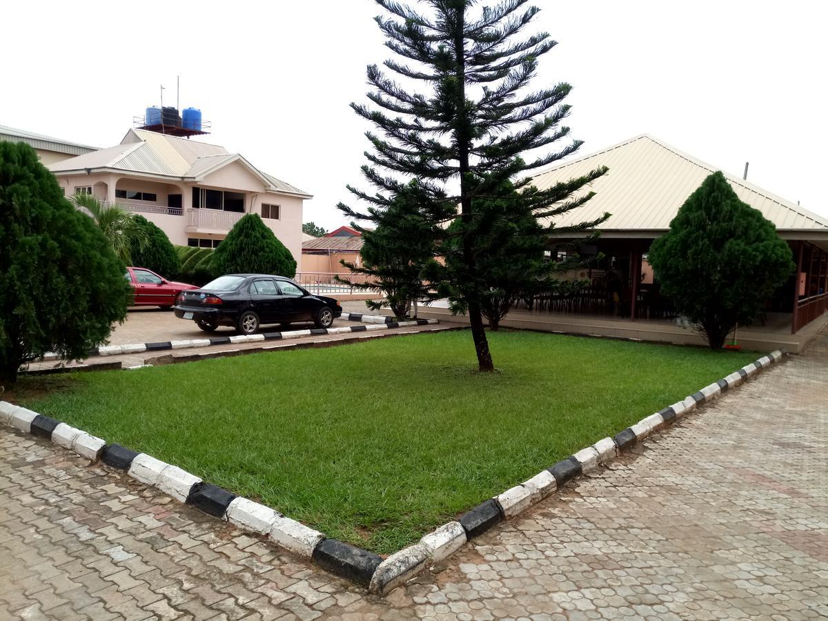 Hotel Benizia Asaba Exterior foto