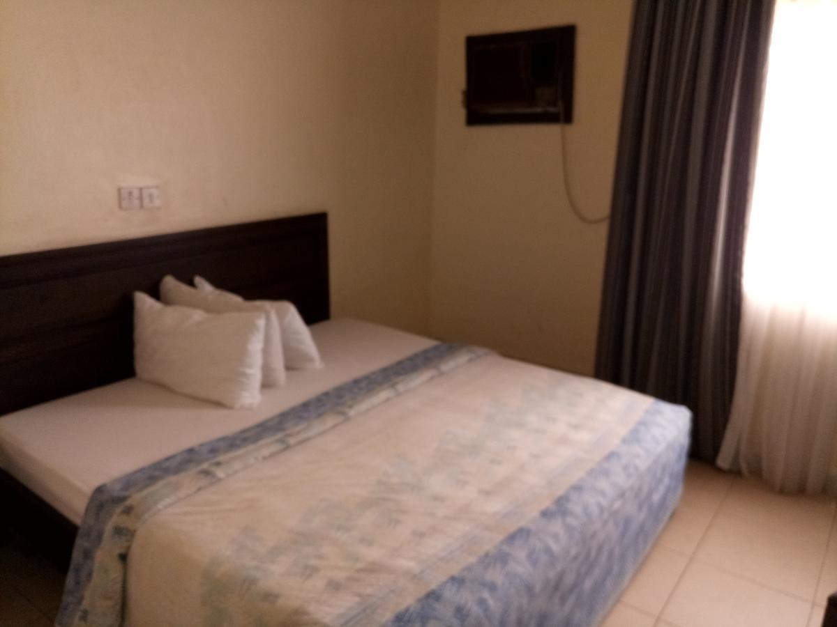 Hotel Benizia Asaba Exterior foto
