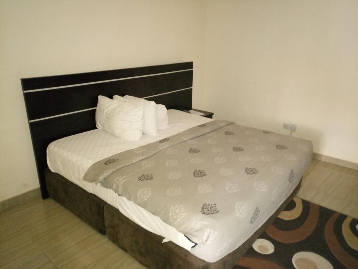 Hotel Benizia Asaba Exterior foto